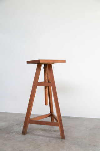 sculptor-stand-1_adjustable-heights_french-antique