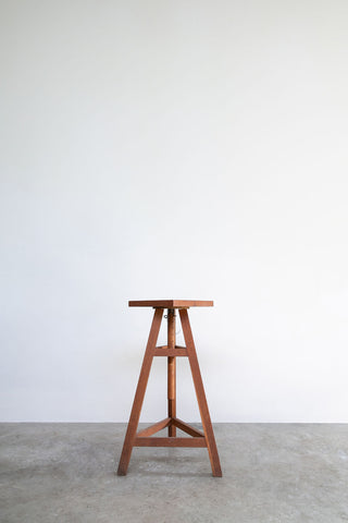 sculptor-stand-2_adjustable-heights_french-antique